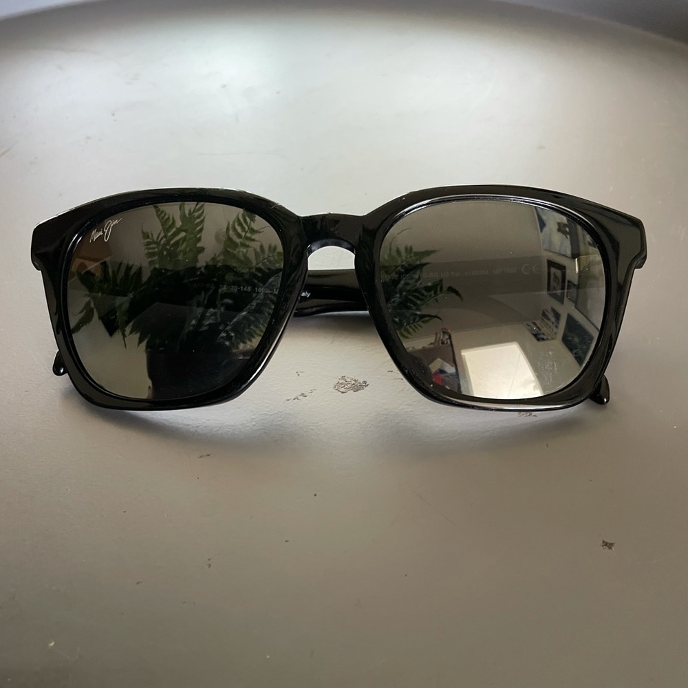 Classic Black Pair of sunglasses